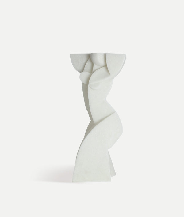 FIGURA DECORATIVA AURA en resina blanca