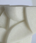 FIGURA DECORATIVA AURA en resina blanca