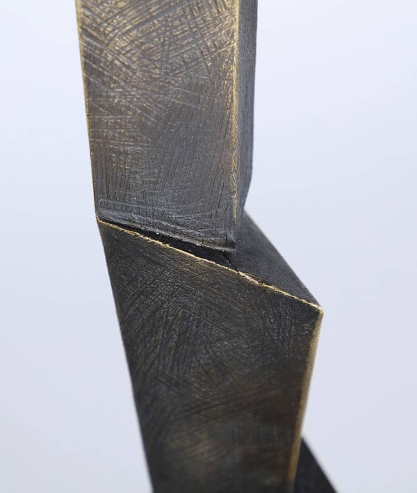 VERTEX DECORATIVE FIGURINE in black resin with gold details