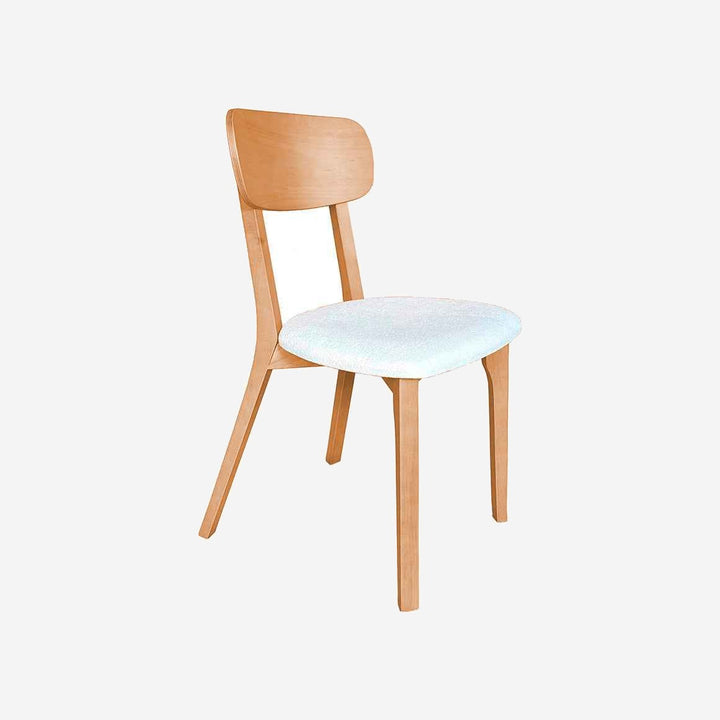 Silla KERA sobre fondo gris de estudio (2)