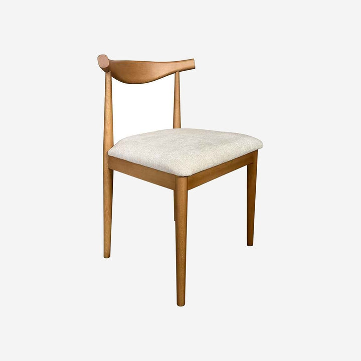 Silla SOLNA sobre fondo gris de estudio (2)