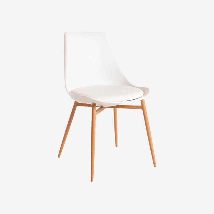 Silla MALMO sobre fondo gris de estudio