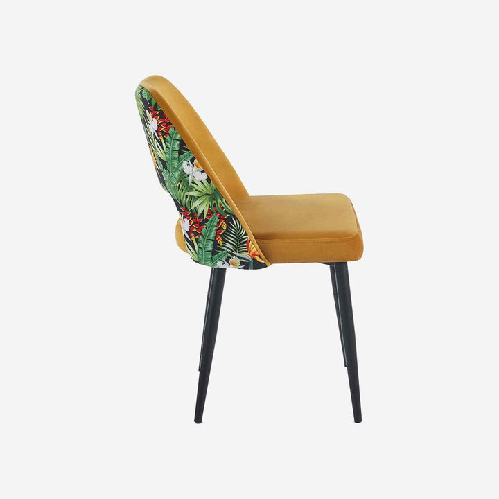 Silla DALIA sobre fondo gris de estudio