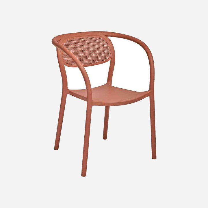 Sillón NOON sobre fondo gris de estudio
