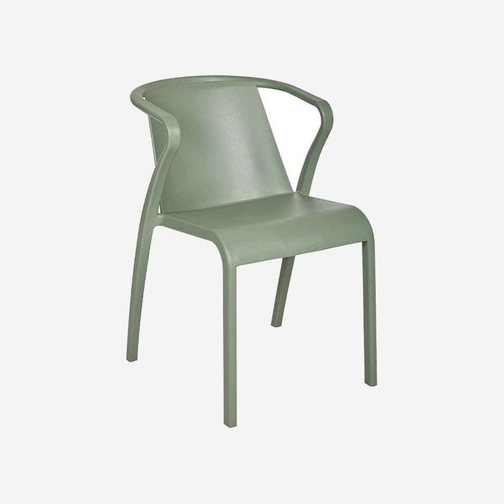 Sillón FADO sobre fondo gris de estudio