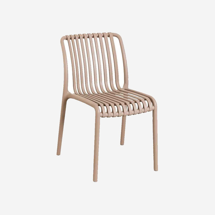 Silla WILD sobre fondo gris de estudio