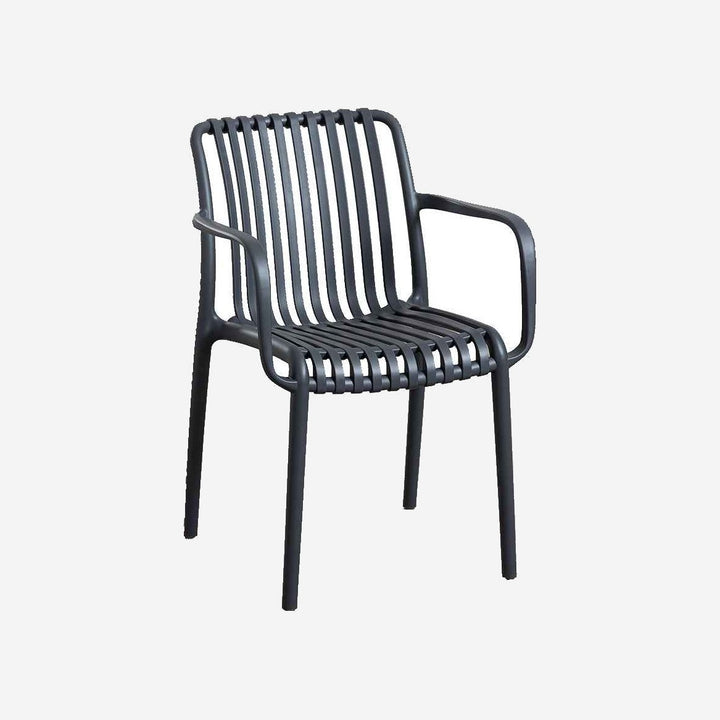 Sillón WILD sobre fondo gris de estudio