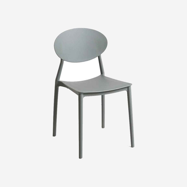 Silla RHIN sobre fondo gris de estudio
