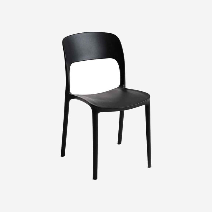 Silla VOLGA sobre fondo gris de estudio