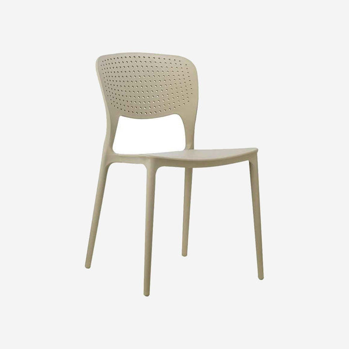 Silla LOIRA sobre fondo gris de estudio