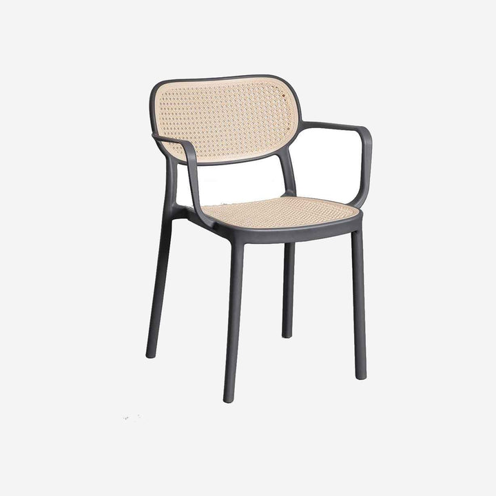 Sillón OLENA sobre fondo gris de estudio