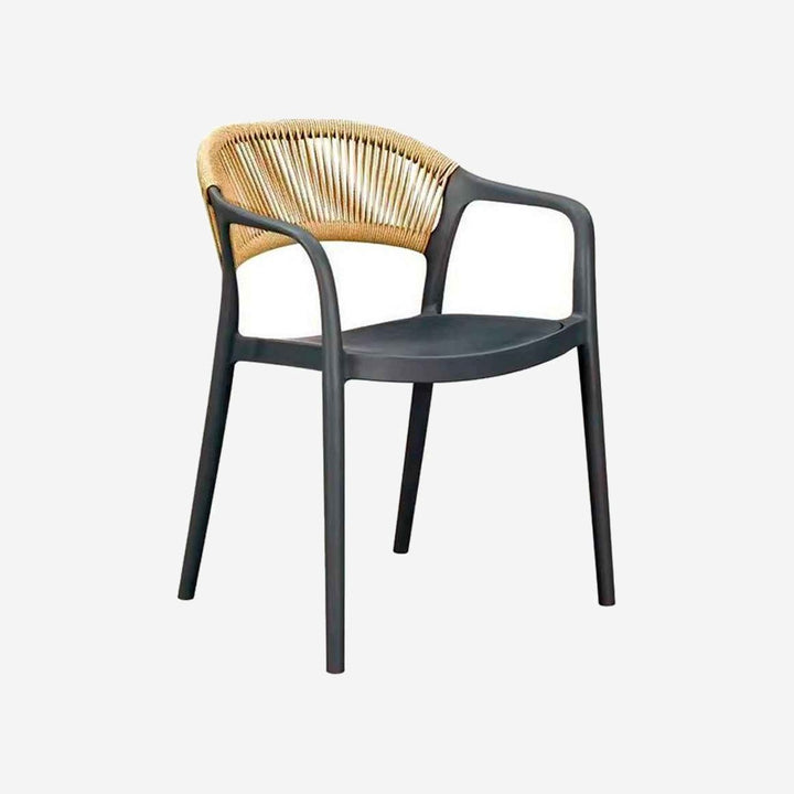 Sillón BOSSA sobre fondo gris de estudio