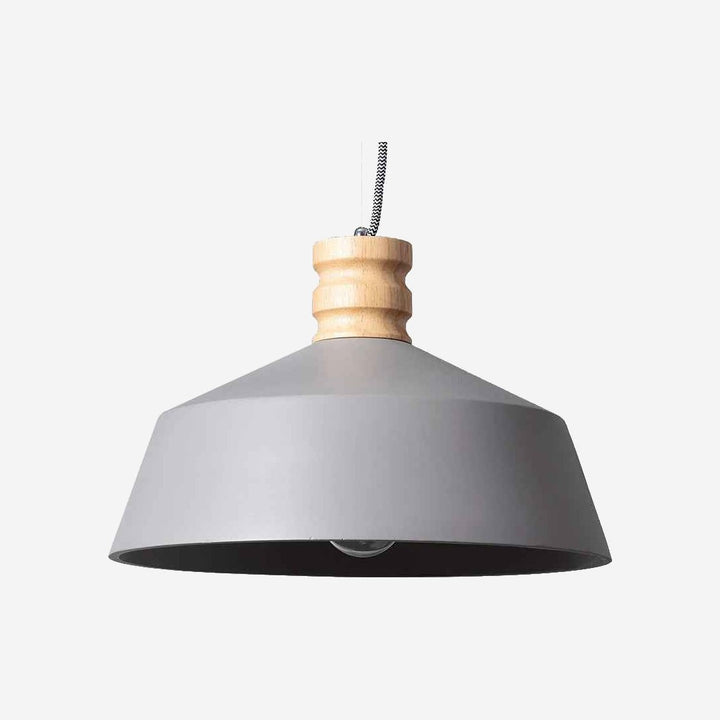 Lámpara Colgante KLERVI sobre fondo gris de estudio