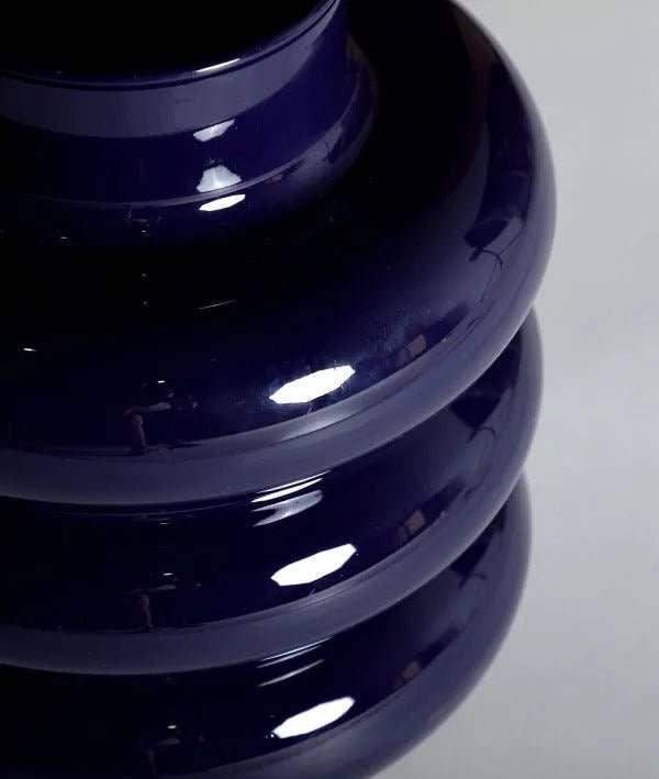 JARRÓN ASLAN geometría y modernidad en azul profundo - Jarrones y centros - El Workshop - vidrio