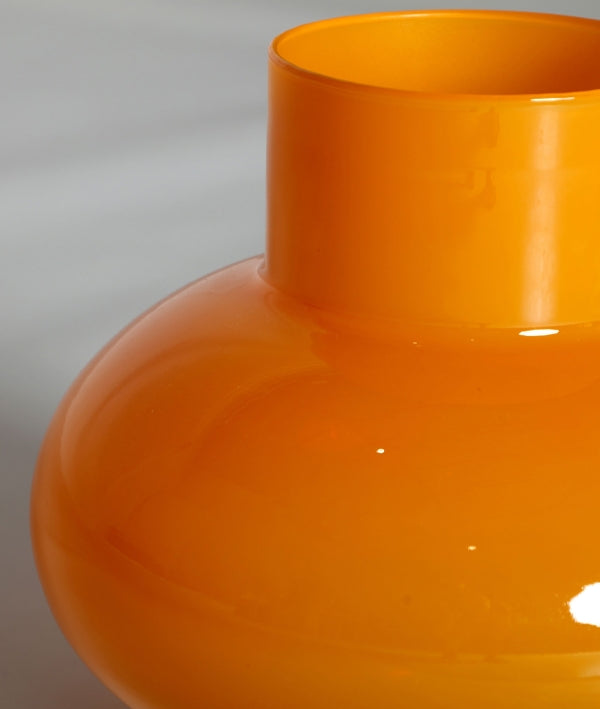 JARRÓN ATIF fabricado en vidrio lacado de alta calidad