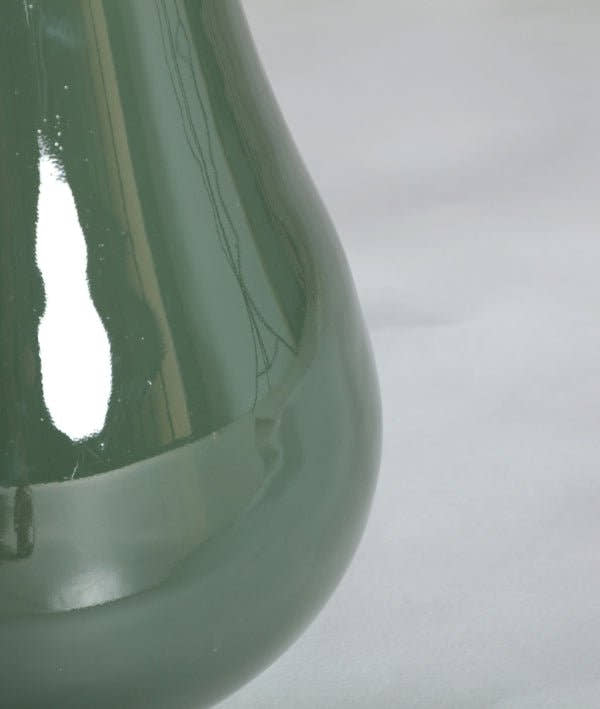 JARRÓN ESPERANZA elaborado en vidrio con un profundo tono verde - Jarrones y centros - El Workshop - vidrio