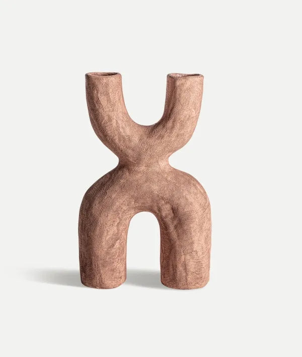 Jarrón MEZIN elaborado en cerámica con acabado en color marrón