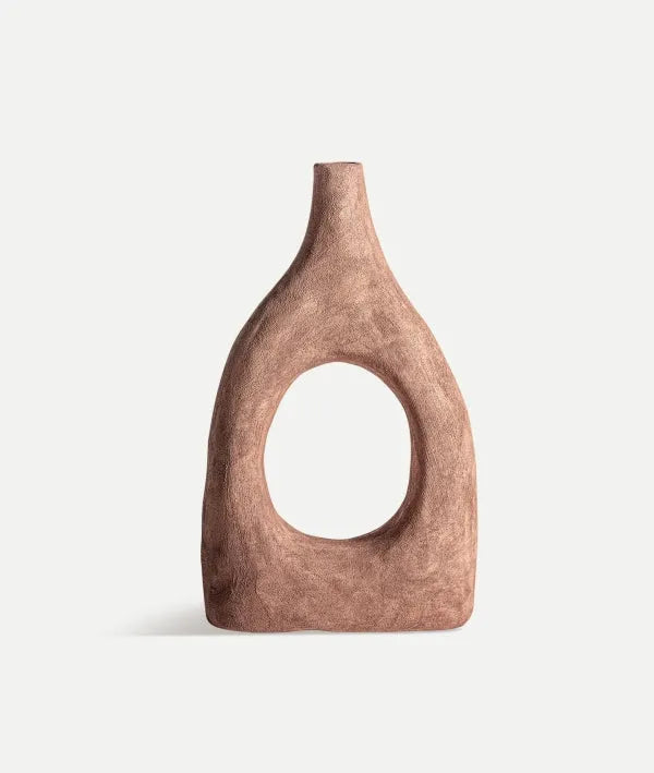 Jarrón MEZIN de cerámica en tono marrón, una pieza versátil y decorativa