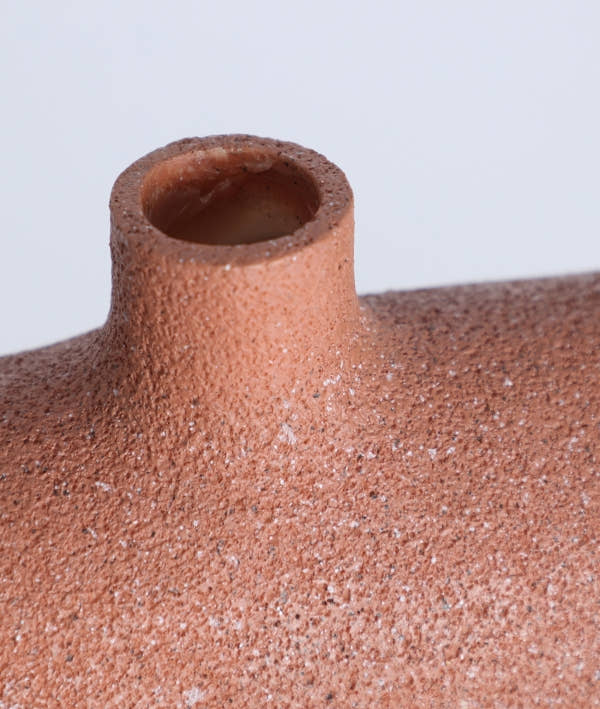 MILO VASE in rough terracotta