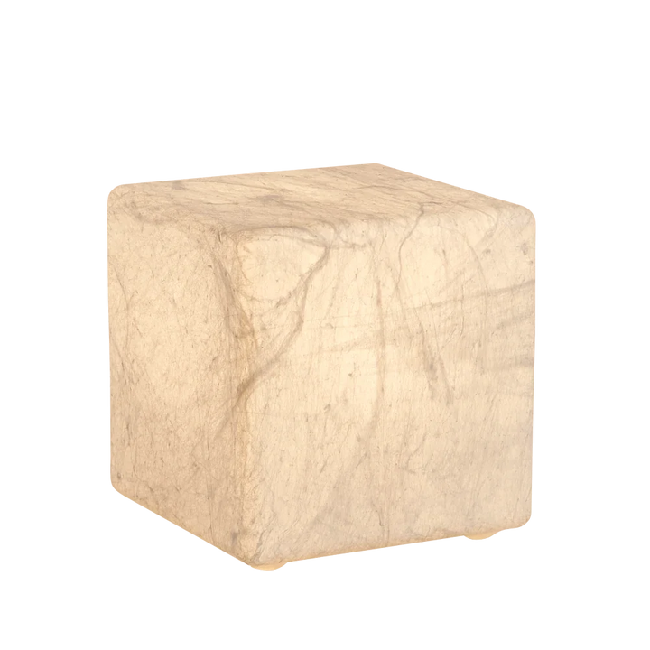 Lámpara de mesa Cube en seda natural en ambiente decorado (2)