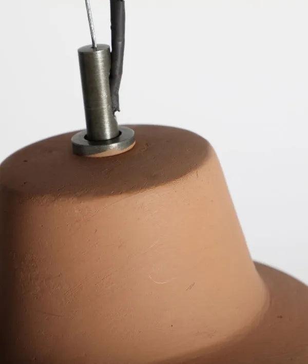 Lichte terracotta plafondlamp