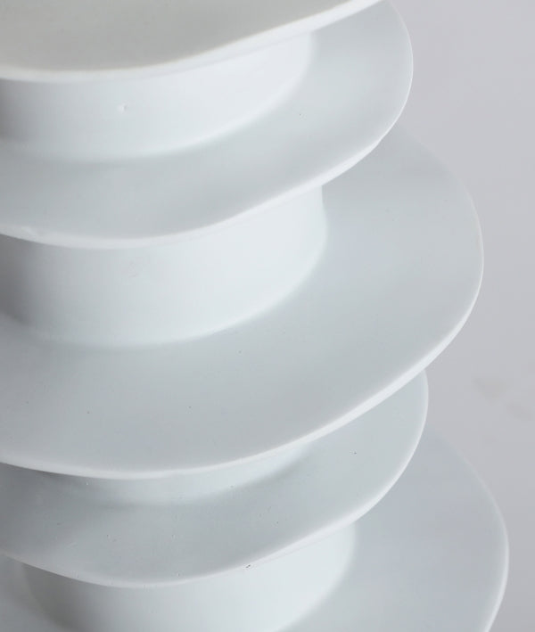 LÁMPARA DE PIE FAROA verticalidad elegante y esencia natural