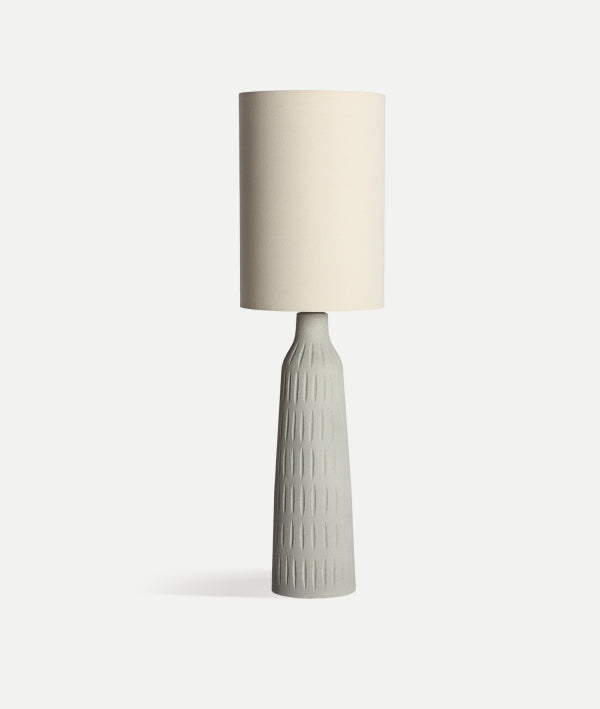 LÁMPARA DE PIE GLAJE elegancia contemporánea y luz acogedora