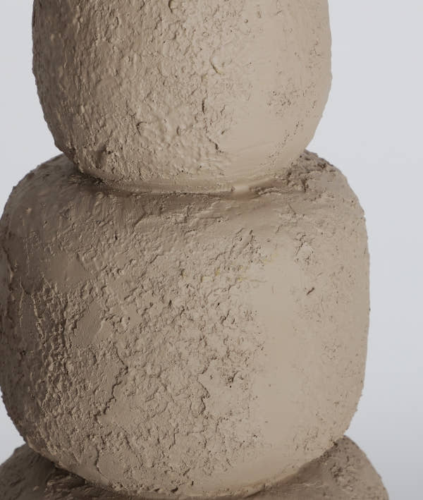 LÁMPARA DE PIE GLOBA luz serena con presencia escultural