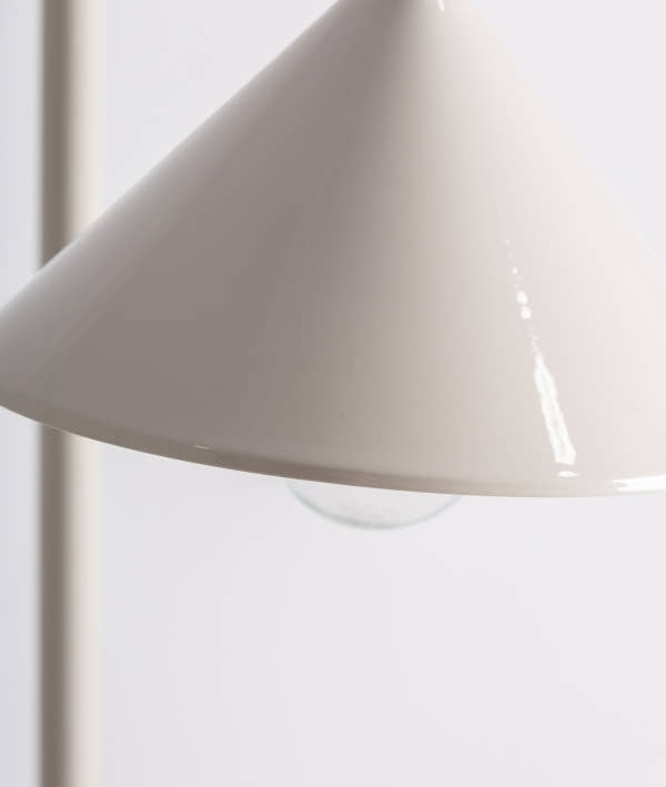 LÁMPARA DE PIE SAND minimalismo natural y luz cálida