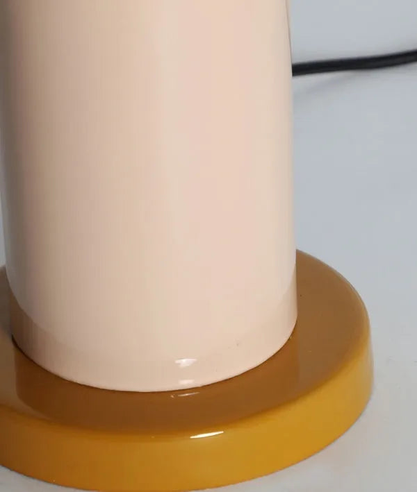 Retro stijl ALBATE tafellamp met een moderne toets