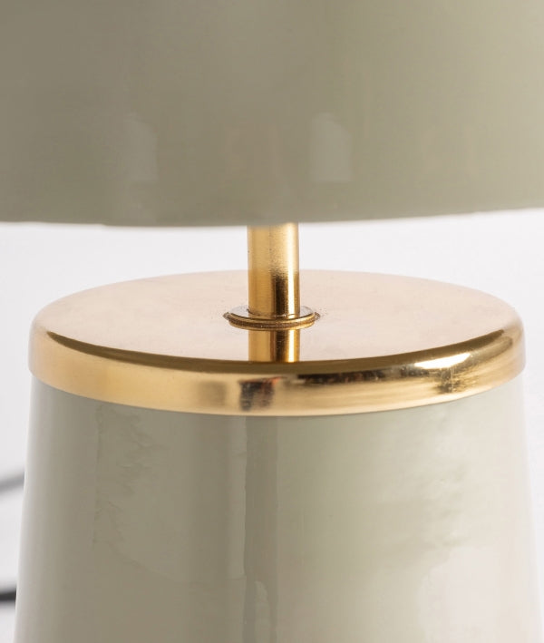 LÁMPARA DE SOBREMESA AROSA hierro en verde con acabado brillante