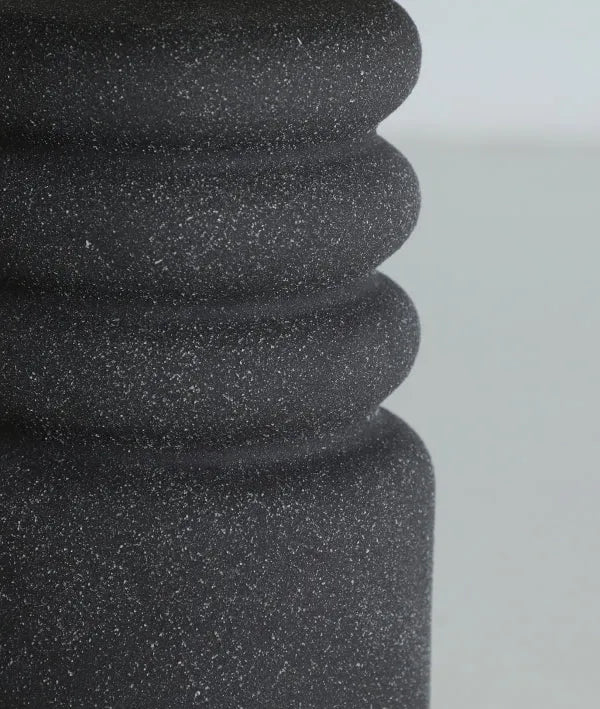 LÁMPARA DE MESA ROKKO DE CERÁMICA NEGRA