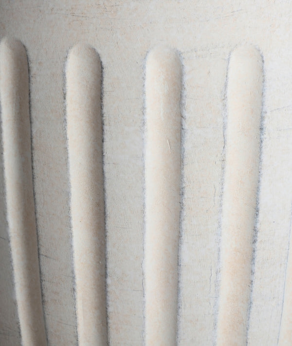 LÁMPARA DE SOBREMESA SERHE sencillez natural y luz acogedora