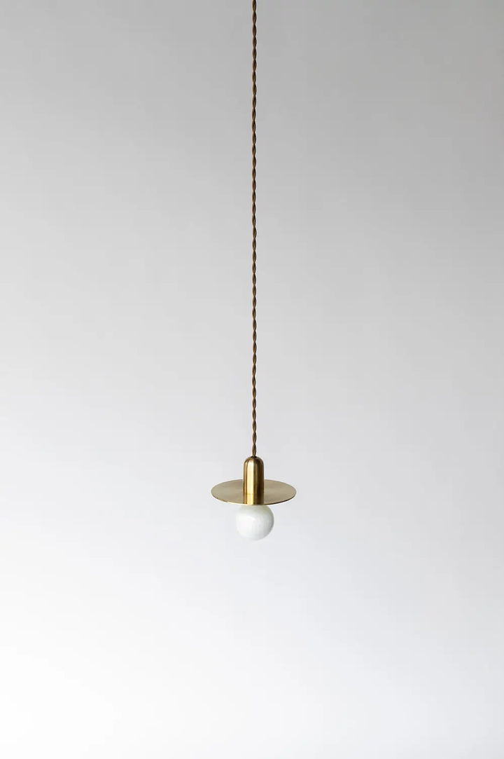 lampara de hierro colgante dorado hecho en portugal