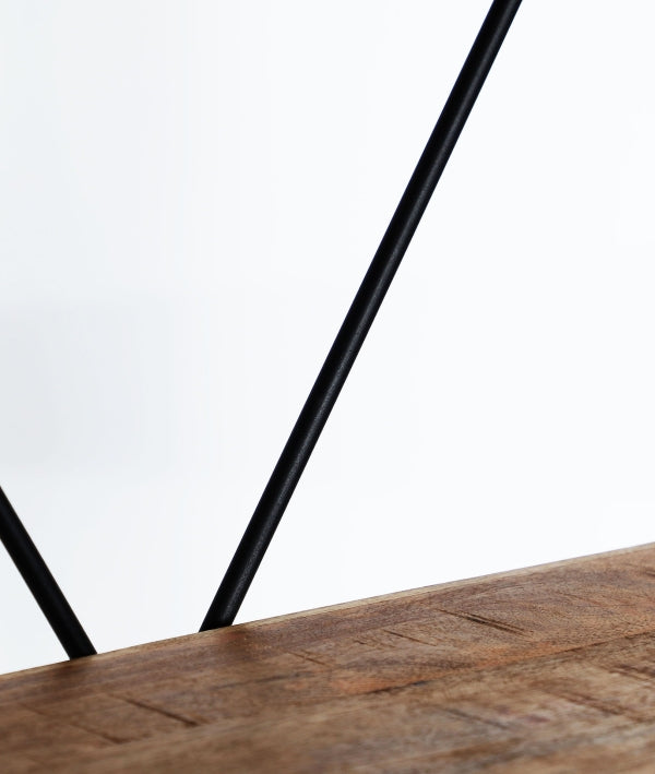 LIBRERÍA GUADALEST madera robusta y estructura de metal en marrón