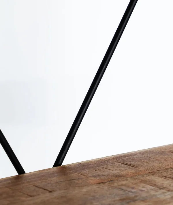 LIBRERÍA GUADALEST madera robusta y estructura de metal en marrón