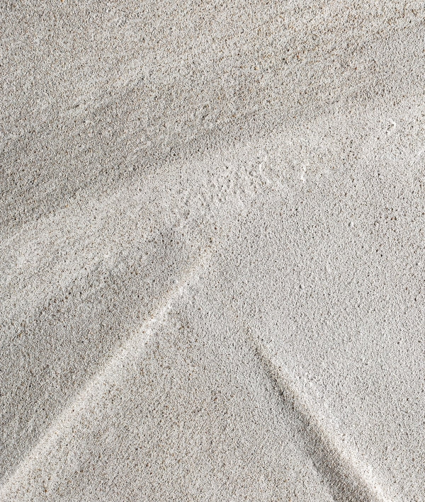 Lienzo ARNSBERG madera DM y acabado en un tono blanco roto, combina elegancia y modernidad