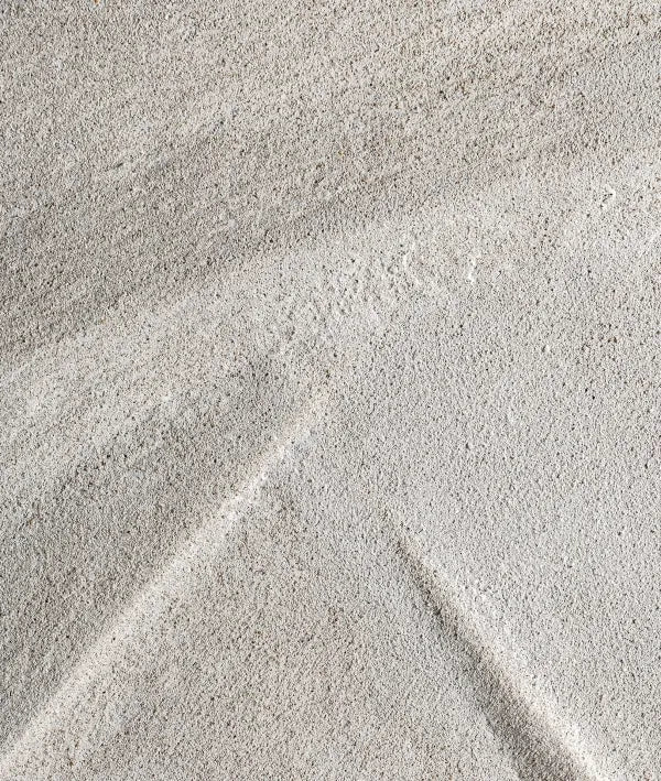 ARNSBERG canvas van MDF en afgewerkt in een gebroken witte tint, combineert elegantie en moderniteit