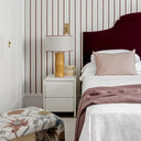 mari mesita de noche lacada para dormitorio color blanco minimalista