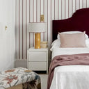 mari mesita de noche lacada para dormitorio color blanco minimalista