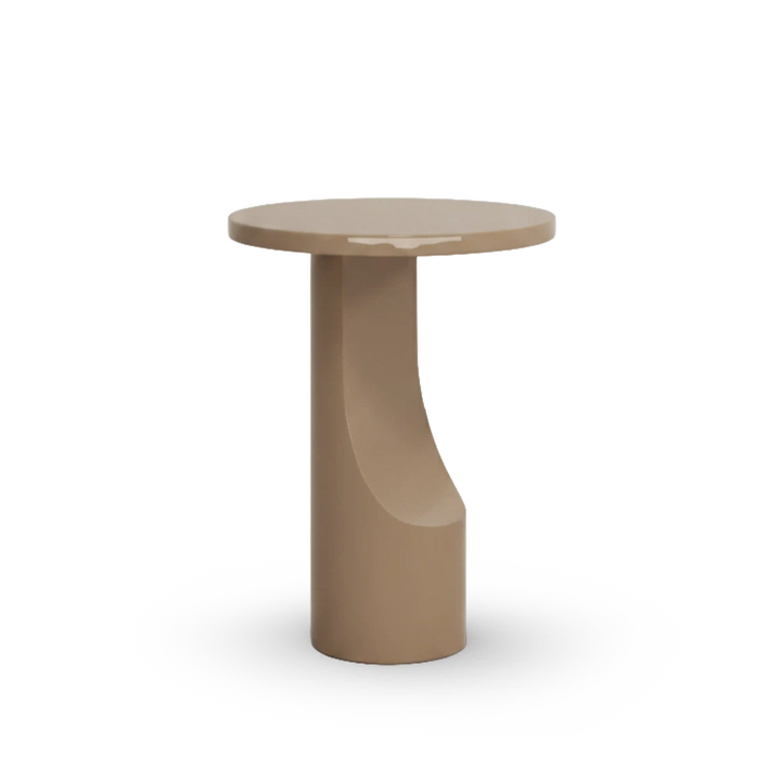 Mesa auxiliar Alia beige en microcemento en ambiente decorado (3)