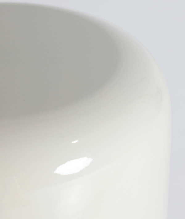 MESA AUXILIAR ASHEISA reinterpretación elegante de la forma clásica