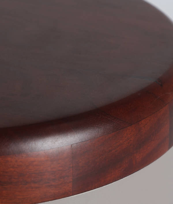 MESA AUXILIAR OAKY escultura de luz con calidez natural