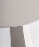 MESA AUXILIAR WENGEN elegancia discreta y funcionalidad ligera