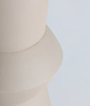 MESA DE BAR KILHE en hierro beige y madera de mango