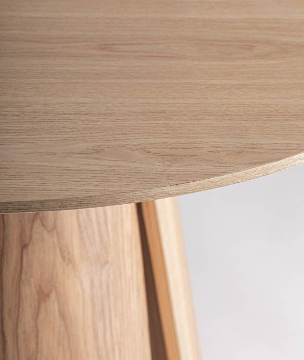 MESA DE BAR WIELER elegancia nórdica y funcionalidad