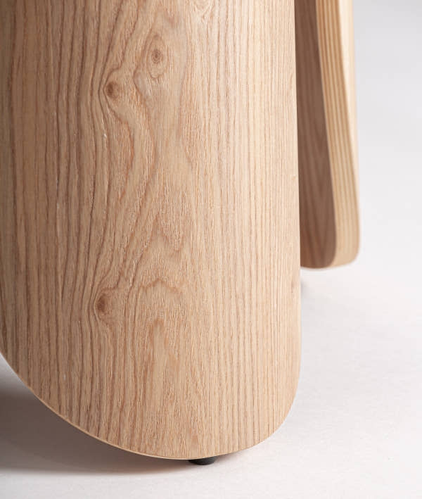 MESA DE BAR WIELER estilo nórdico contemporáneo y elegante