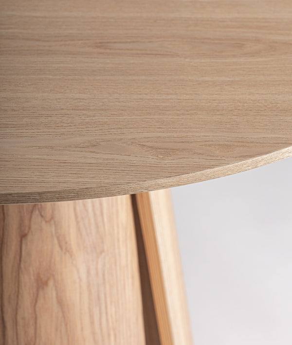 MESA DE BAR WIELER estilo nórdico contemporáneo y elegante