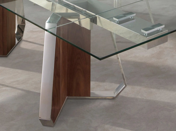Mesa comedor extensible rectangular cristal templado, nogal y acero cromado en ambiente decorado