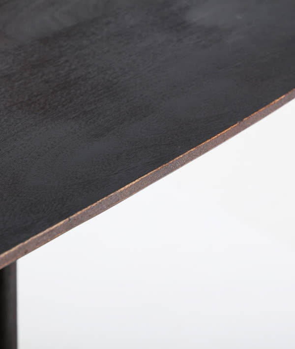 SEISSAN DINING TABLE: sculptural solidity and natural charm